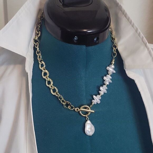 Baroque Style Lab Pearl Pendant Necklace with Round Gold Tone Chain - Picture 7 of 8